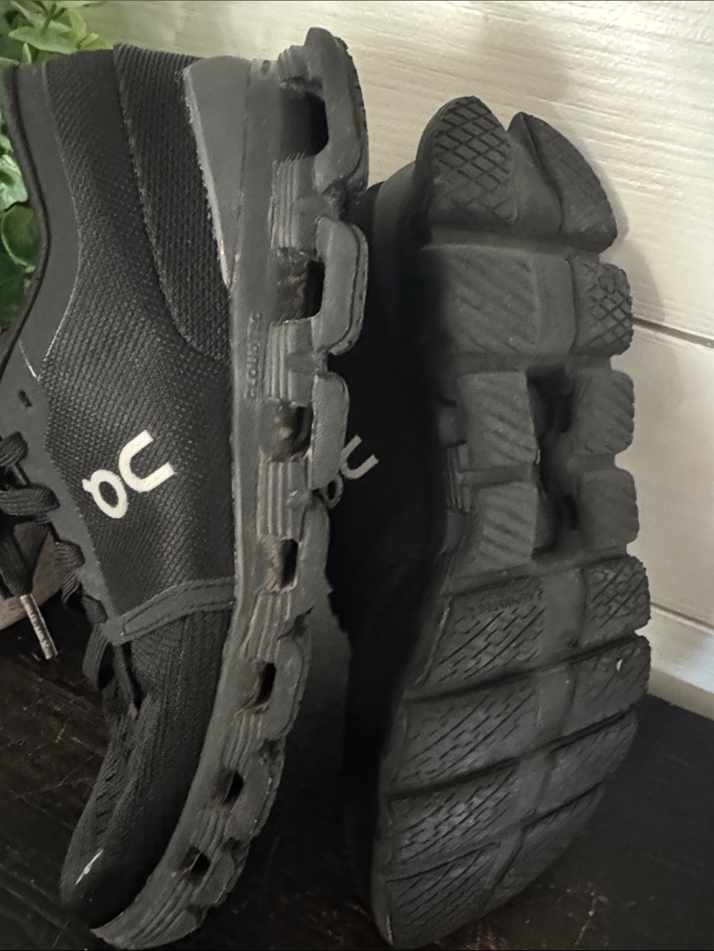 On Running cloud x Black Athletic Sneakers with White Logo - Picture 13 of 16
